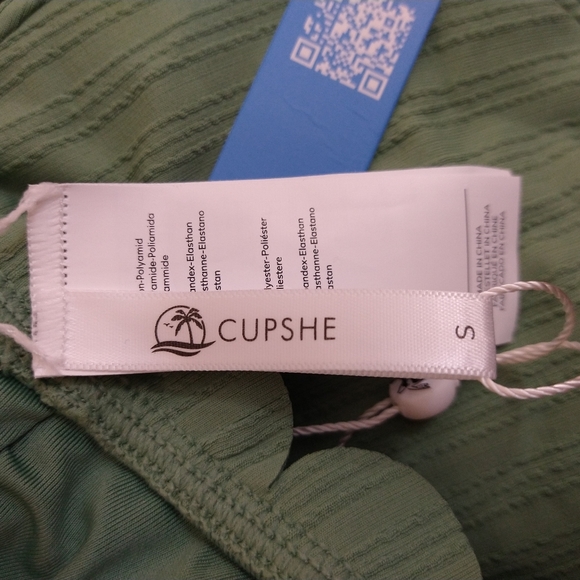 🌹NWT Cupshe Green One Shoulder Scalloped One Piece Bathing Suit Small - Picture 3 of 6